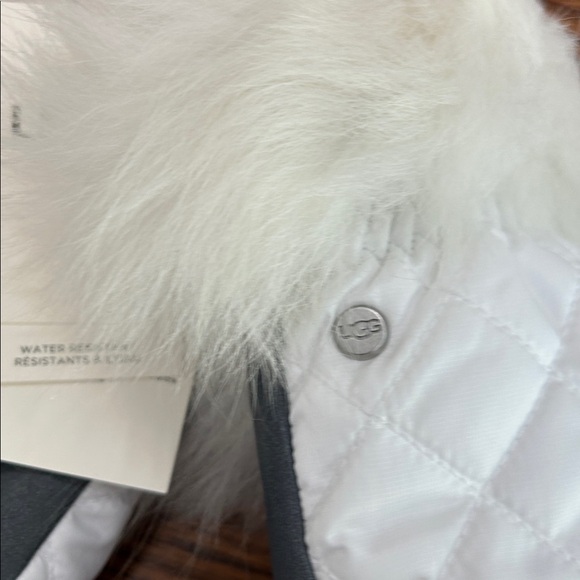NWT! UGG Cream and Gray Mittens with Fur Detail - Picture 3 of 6